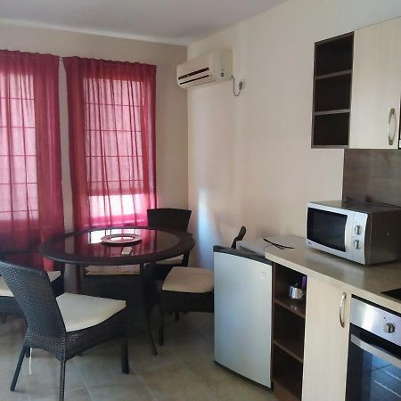 Лилия Appartement Sozopol Buitenkant foto