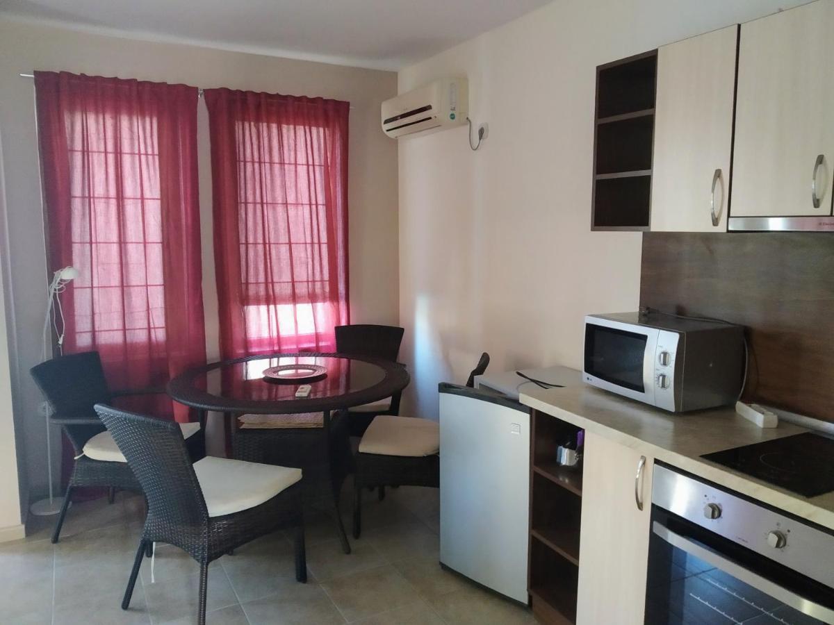 Лилия Appartement Sozopol Buitenkant foto