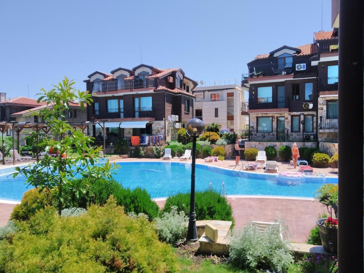 Лилия Appartement Sozopol Buitenkant foto