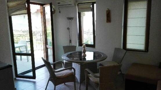 Лилия Appartement Sozopol Buitenkant foto