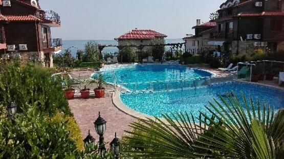 Лилия Appartement Sozopol Buitenkant foto