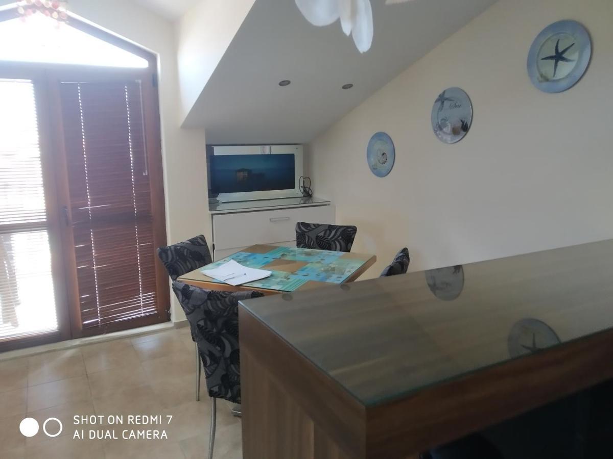 Лилия Appartement Sozopol Buitenkant foto